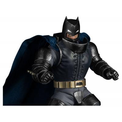 Batman The Dark Knight Returns Figura Dynamic 8ction Heroes 1/9 Armored Batman 21 cm