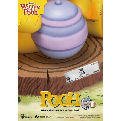 Disney Estatua Master Craft Winnie the Pooh 31 cm