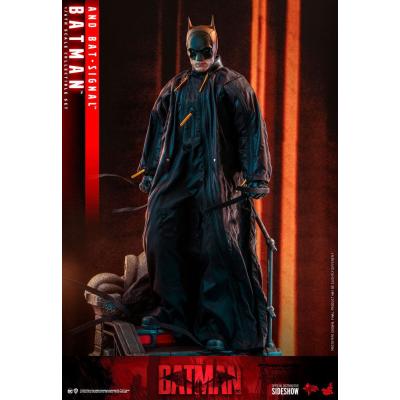 The Batman Figura Movie Masterpiece 1/6 Batman with Bat-Signal 31 cm
