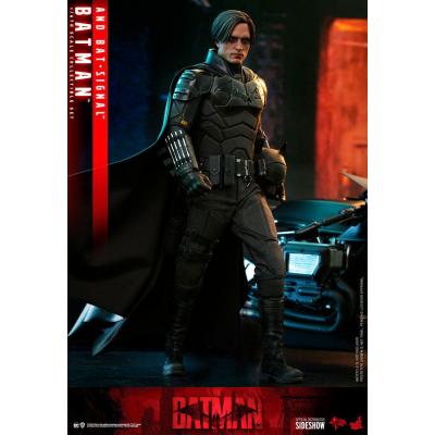 The Batman Figura Movie Masterpiece 1/6 Batman with Bat-Signal 31 cm