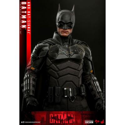 The Batman Figura Movie Masterpiece 1/6 Batman with Bat-Signal 31 cm