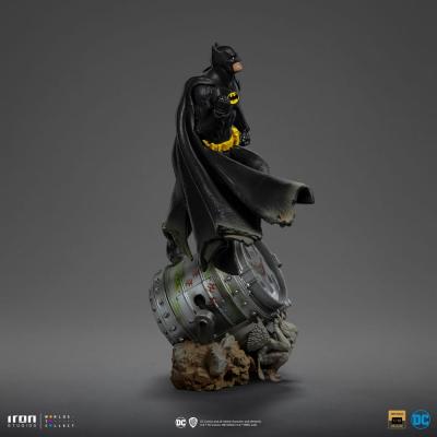 DC Comics Estatua 1/10 BDS Art Scale Batman Deluxe (Black Version Exclusive) heo EU Exclusive 30 cm