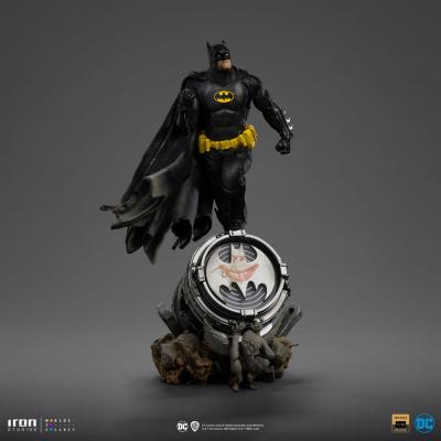 DC Comics Estatua 1/10 BDS Art Scale Batman Deluxe (Black Version Exclusive) heo EU Exclusive 30 cm