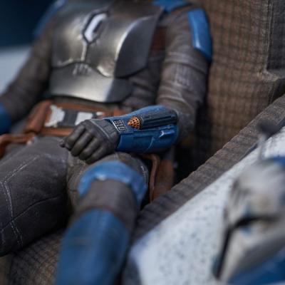 Star Wars: The Mandalorian Estatua Premier Collection 1/7 Bo-Katan Kryze on Throne 35 cm