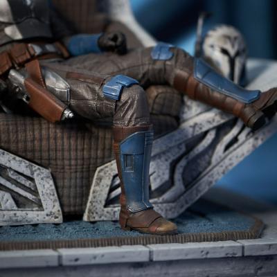 Star Wars: The Mandalorian Estatua Premier Collection 1/7 Bo-Katan Kryze on Throne 35 cm
