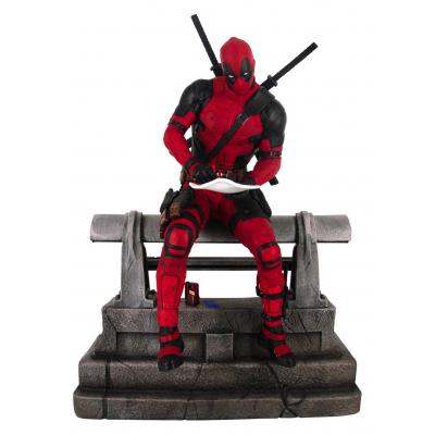 Marvel Movie Premier Collection Estatua Deadpool 25 cm