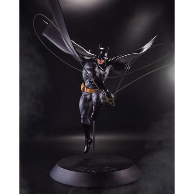 DC Direct Estatua a DC Designer Series Batman (by Dan Mora) 40 cm