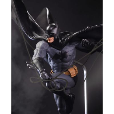 DC Direct Estatua a DC Designer Series Batman (by Dan Mora) 40 cm